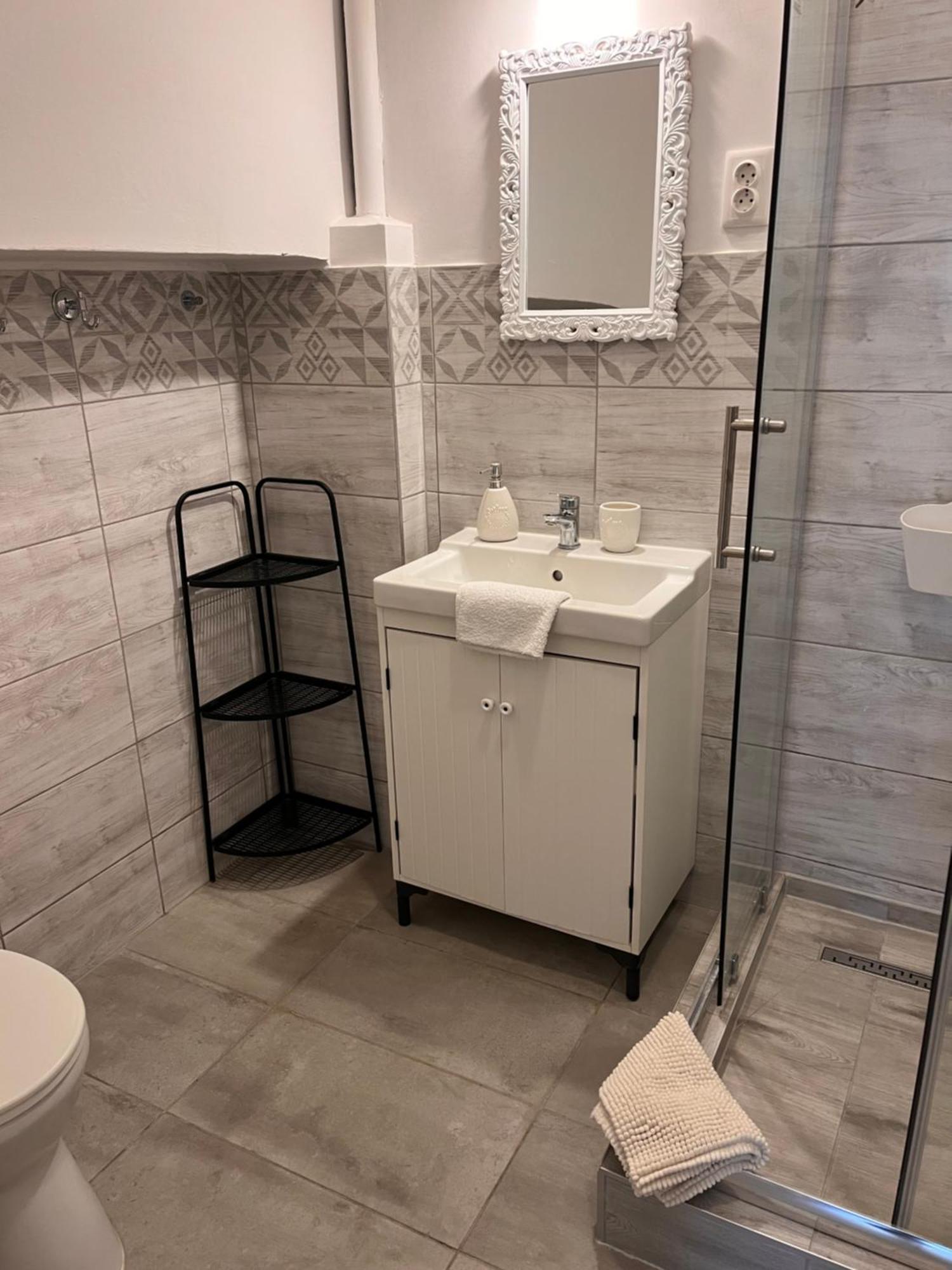 Pacsirta Apartmanhaz Erlau Exterior foto
