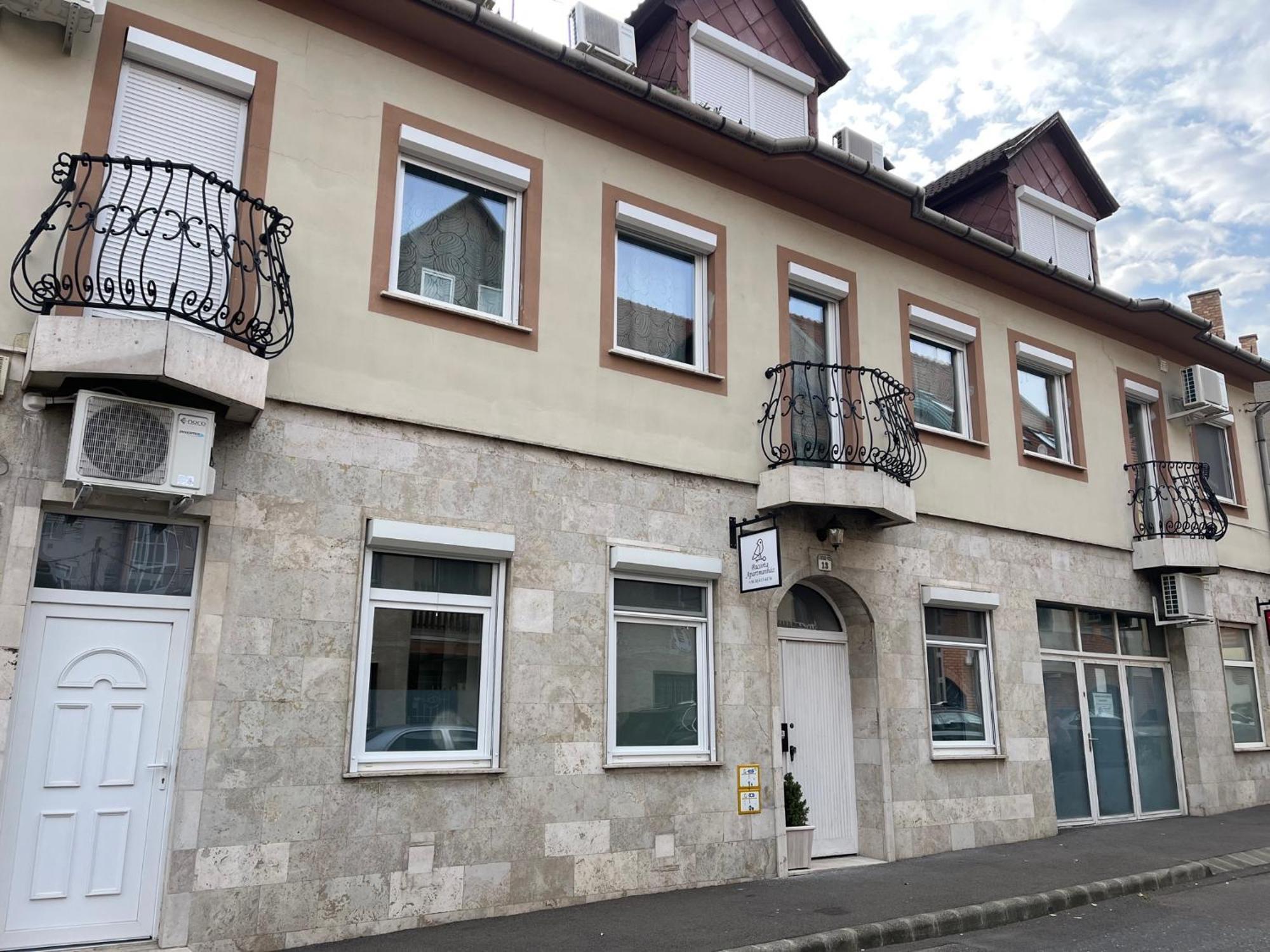 Pacsirta Apartmanhaz Erlau Exterior foto